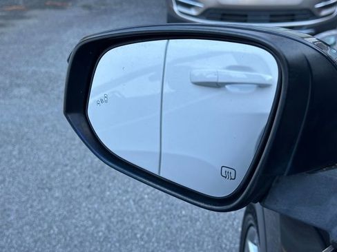 Used 2017 Toyota Highlander Limited image 15