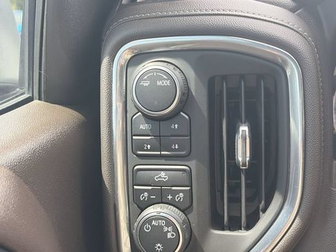 Used 2021 Chevrolet Silverado 1500 LT w/ Z71 Off-Road Package AWD/4WD image 21