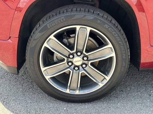 Used 2019 GMC Acadia Denali AWD/4WD image 9