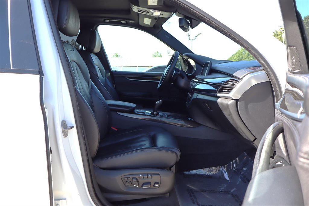Used 2015 BMW X5 xDrive50i AWD/4WD image 17