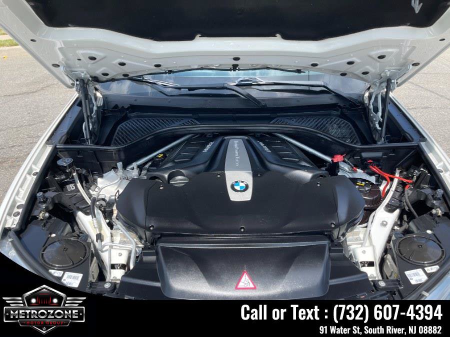 Used 2017 BMW X5 xDrive50i w/ Executive Package AWD/4WD image 32