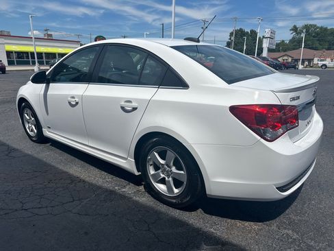 Used 2016 Chevrolet Cruze LT w/ Sun And Sound Package FWD image 3