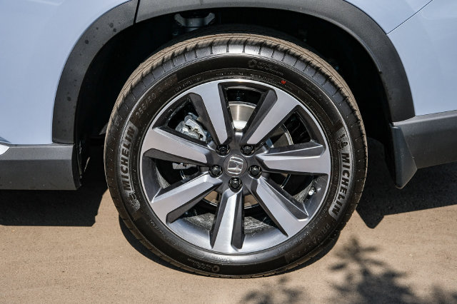 New 2025 Honda Pilot Touring image 9
