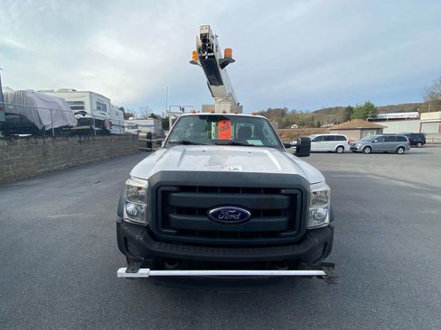 Used 2012 Ford F450 XL w/ Heavy Service Suspension Pkg image 2