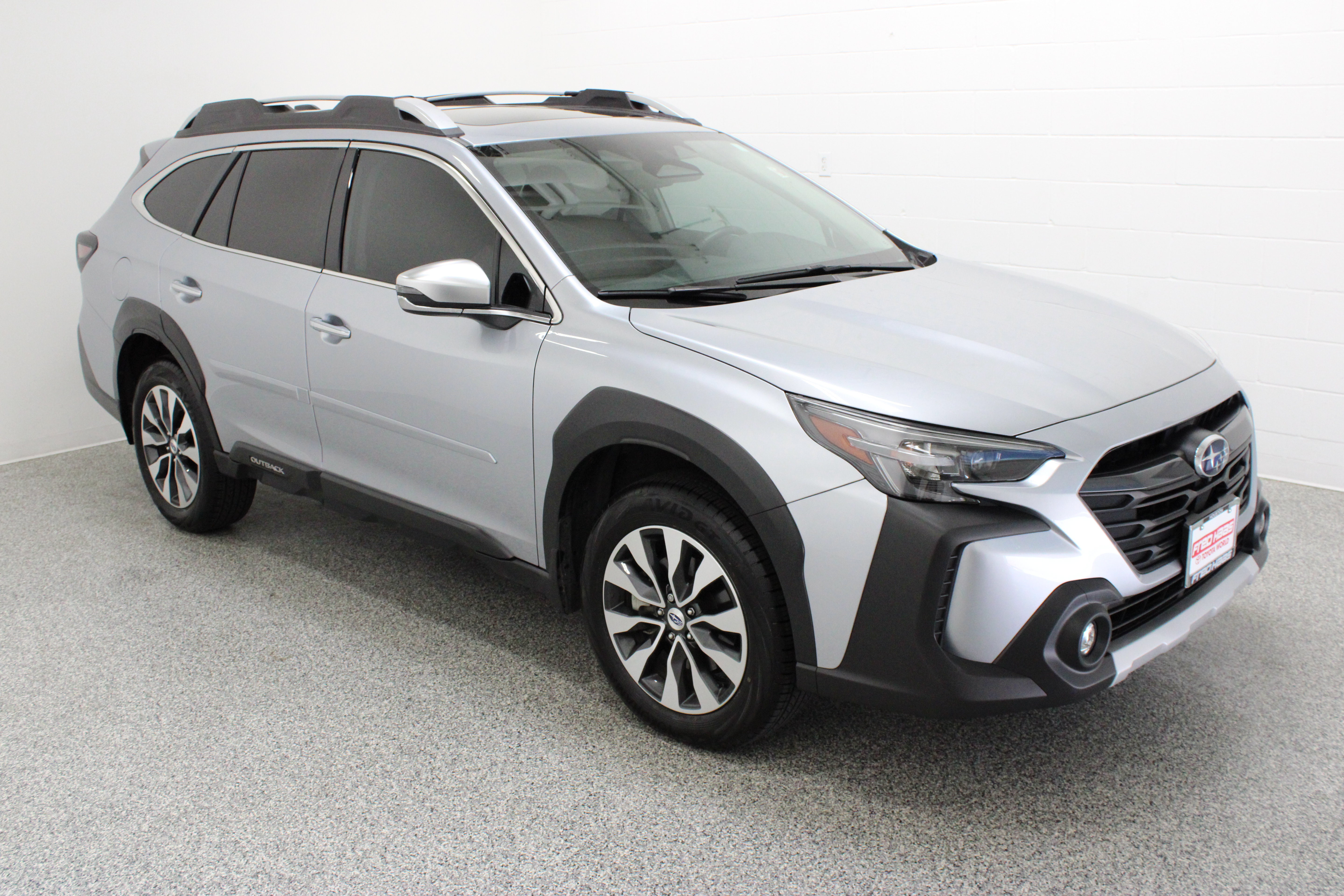 Used 2025 Subaru Outback Touring XT AWD/4WD image 4