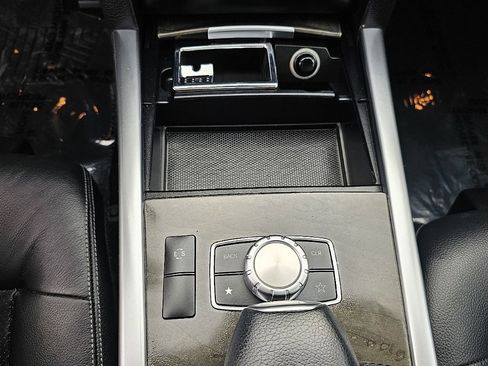 Used 2014 Mercedes-Benz E 350 Sedan image 32