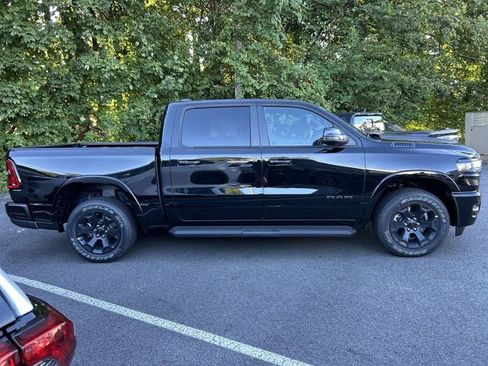 Used 2025 RAM 1500 Big Horn AWD/4WD image 9