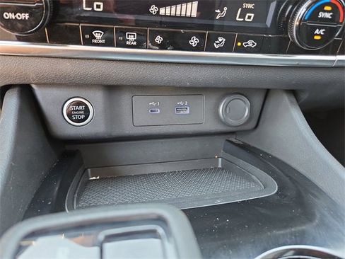 Used 2021 Nissan Rogue SV image 34