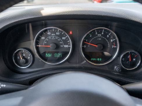 Used 2012 Jeep Wrangler Unlimited Sport AWD/4WD image 11