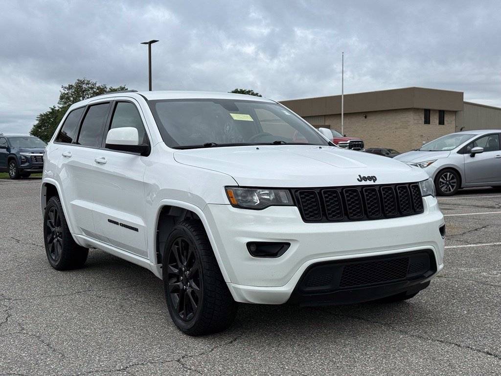Used 2018 Jeep Grand Cherokee Altitude RWD image 21