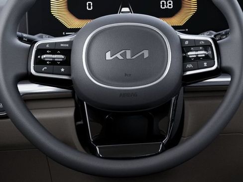 New 2026 Kia Carnival LX FWD image 23