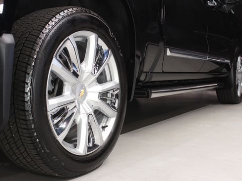 Used 2025 Chevrolet Silverado 1500 High Country w/ High Country Premium Package AWD/4WD image 20