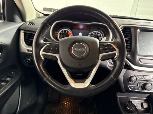 Used 2016 Jeep Cherokee Trailhawk w/ Leather Interior Group image 17