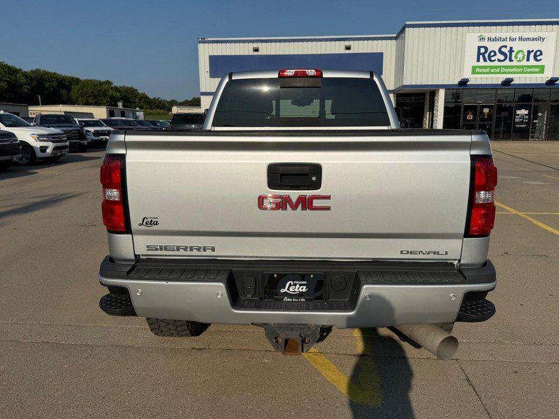 Used 2018 GMC Sierra 2500 Denali w/ Duramax Plus Package AWD/4WD image 4