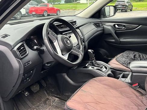 Used 2019 Nissan Rogue S w/ Special Edition Package FWD image 14