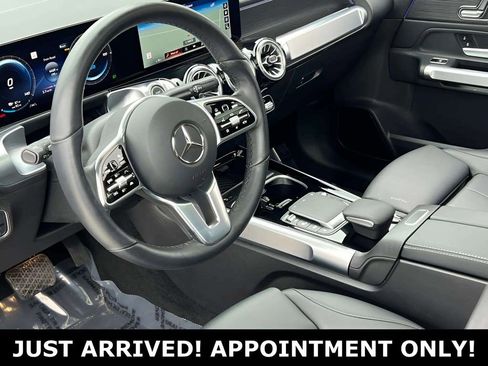 Used 2023 Mercedes-Benz EQB 350 4MATIC SUV image 8