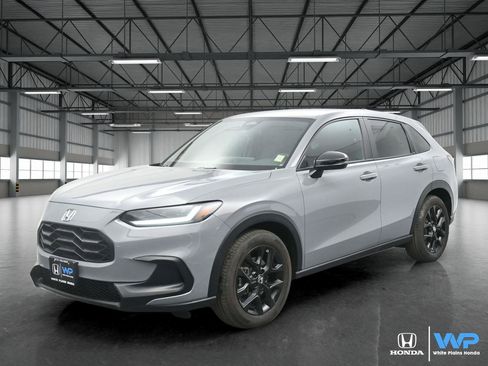 Certified 2025 Honda HR-V Sport image 1