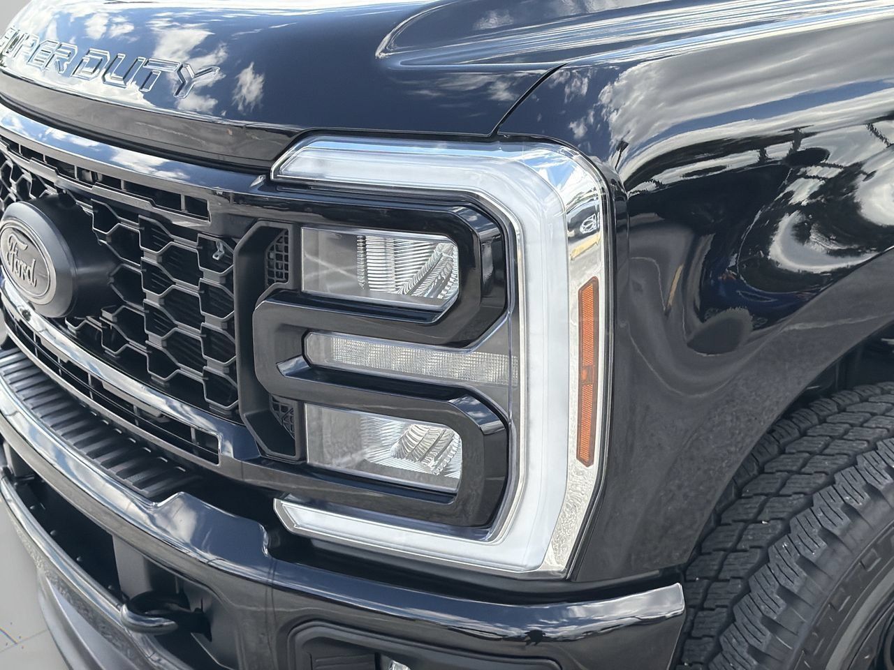 Used 2026 Ford F250 Lariat w/ Black Appearance Package AWD/4WD image 6