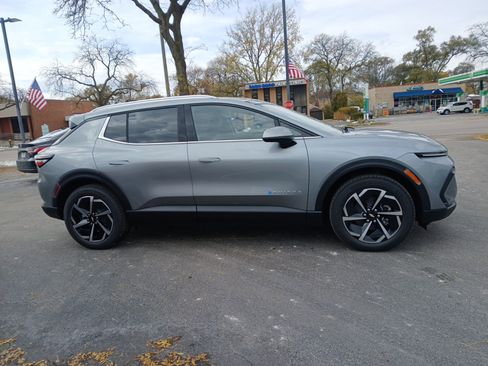 New 2026 Chevrolet Equinox EV LT image 3