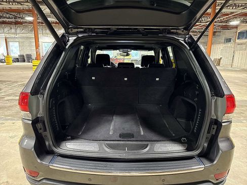 Used 2017 Jeep Grand Cherokee Limited image 11