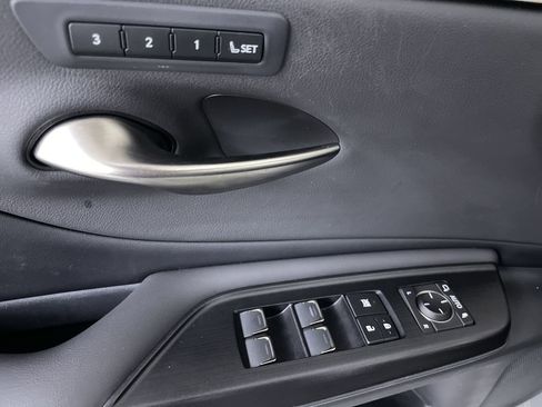 Used 2021 Lexus ES 250 w/ Premium Package image 11