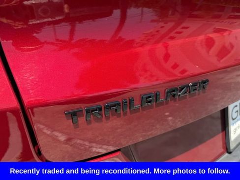 Used 2023 Chevrolet TrailBlazer RS w/ Technology Package FWD image 9