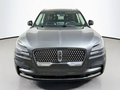 Used 2024 Lincoln Aviator AWD w/ Premium Package image 2