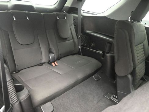 Used 2020 Ford Explorer XLT w/ Comfort Package image 28