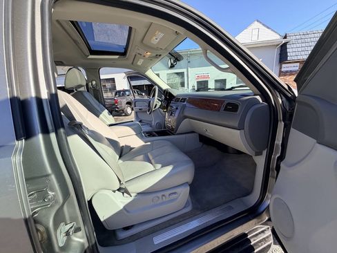 Used 2007 Chevrolet Suburban LT w/ LT Preferred Equipment Group image 59
