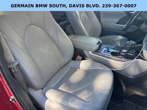 Used 2021 Toyota Highlander Platinum image 21