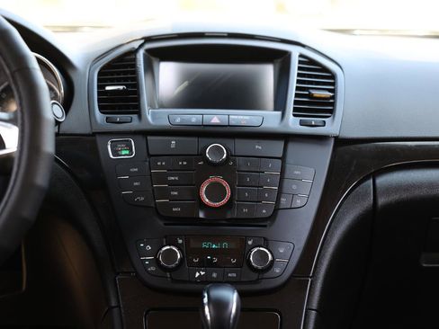 Used 2013 Buick Regal Premium image 33