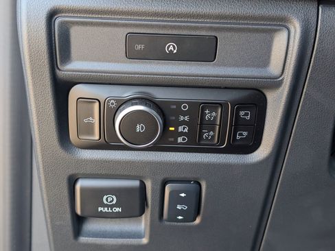 Used 2025 Ford F150 Lariat w/ Equipment Group 501A Mid image 26