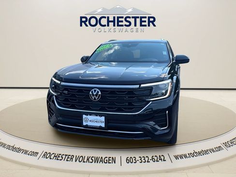 Used 2024 Volkswagen Atlas Cross Sport SEL R-Line AWD/4WD image 1