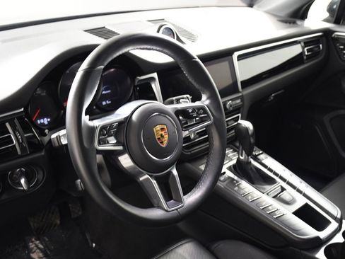 Used 2021 Porsche Macan image 13