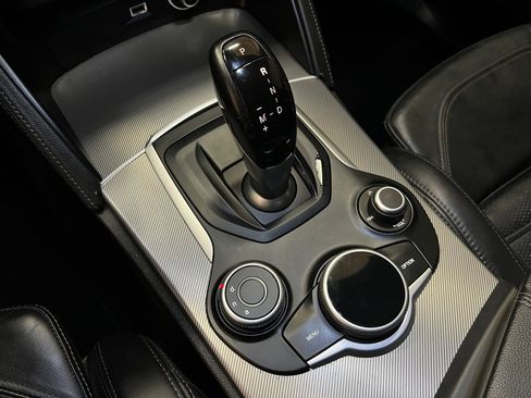 Used 2018 Alfa Romeo Stelvio Ti Sport image 27