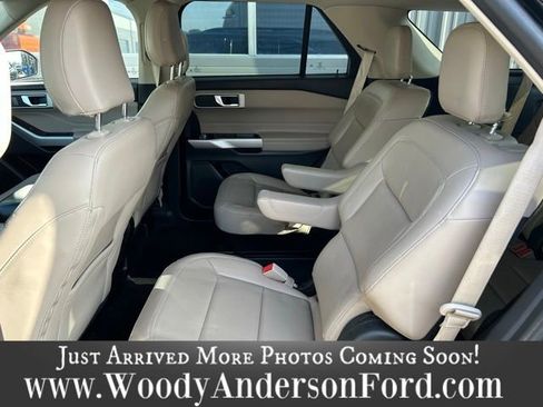 Certified 2022 Ford Explorer XLT w/ Equipment Group 202A image 9