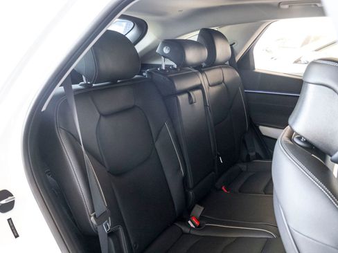 Used 2026 Genesis GV70 2.5T Advanced image 23