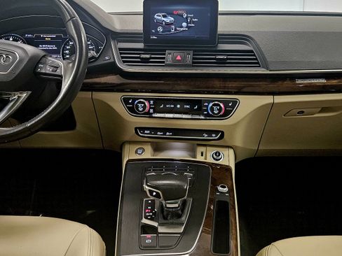 Used 2019 Audi Q5 Premium w/ Convenience Package image 14