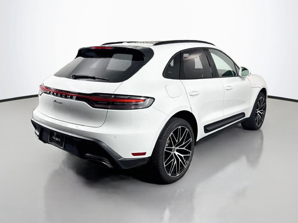 Certified 2026 Porsche Macan AWD/4WD image 9