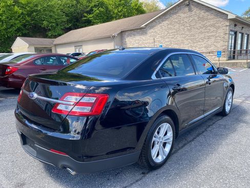 Used 2016 Ford Taurus SE FWD image 5