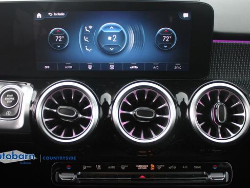 Used 2023 Mercedes-Benz GLB 250 4MATIC w/ Premium Package image 17