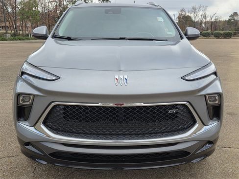 Used 2024 Buick Encore GX Sport Touring image 2