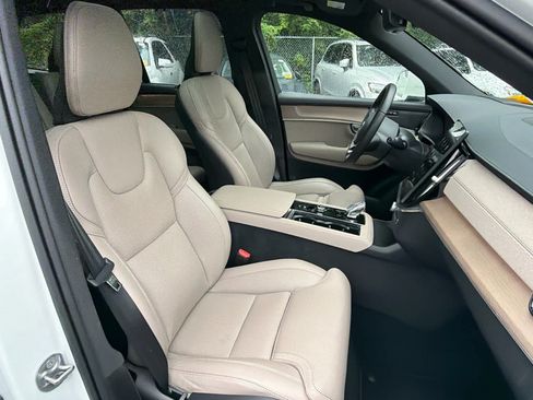Used 2026 Volvo XC90 B6 Ultra AWD/4WD image 17