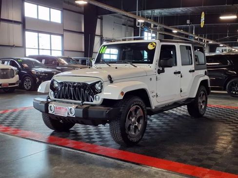 Used 2016 Jeep Wrangler Unlimited Sahara AWD/4WD image 3
