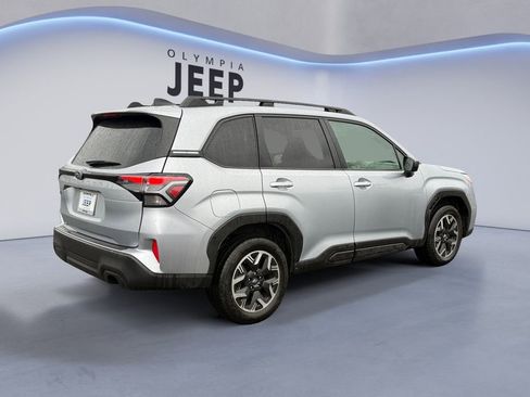 Used 2025 Subaru Forester Premium w/ Convenience Package #1 image 6