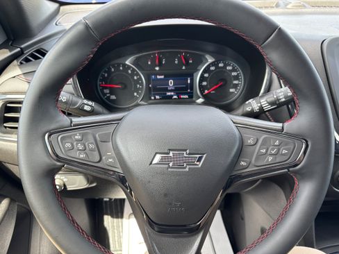 Used 2024 Chevrolet Equinox RS AWD/4WD image 18