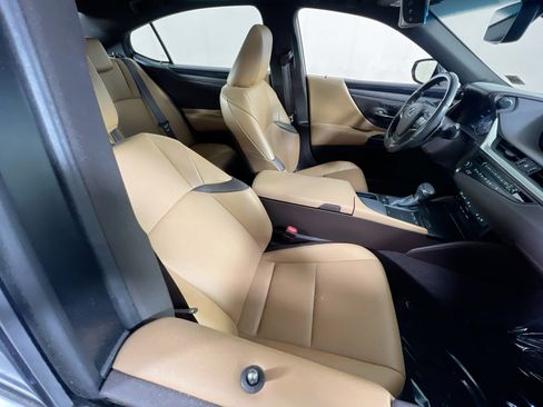 Used 2019 Lexus ES 350 w/ Premium Package FWD image 27