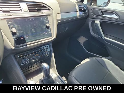 Used 2020 Volkswagen Tiguan SE FWD image 16