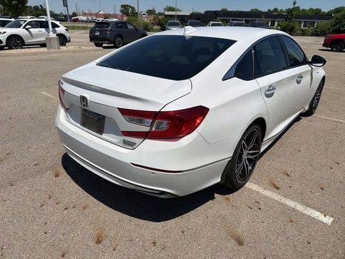 Used 2021 Honda Accord Touring image 4