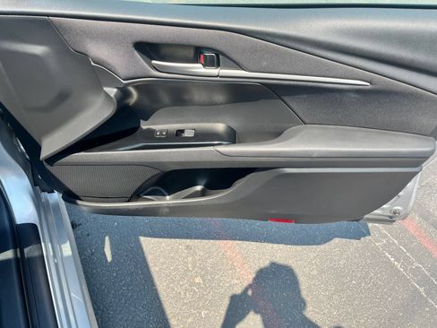 Used 2025 Toyota Camry LE FWD image 28